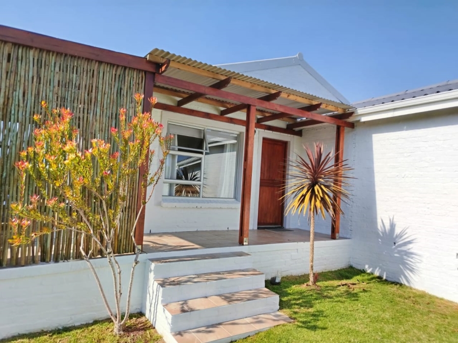 2 Bedroom Property for Sale in Stilbaai Wes Western Cape